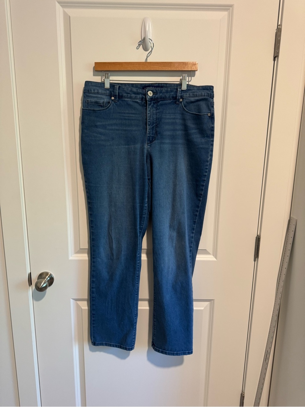 Bandolino Women's Straight Leg Jeans in Dark Blue Wash